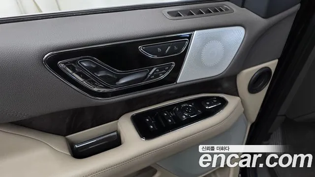 Lincoln Navigator 4th Gen — Фото автомобиля 28