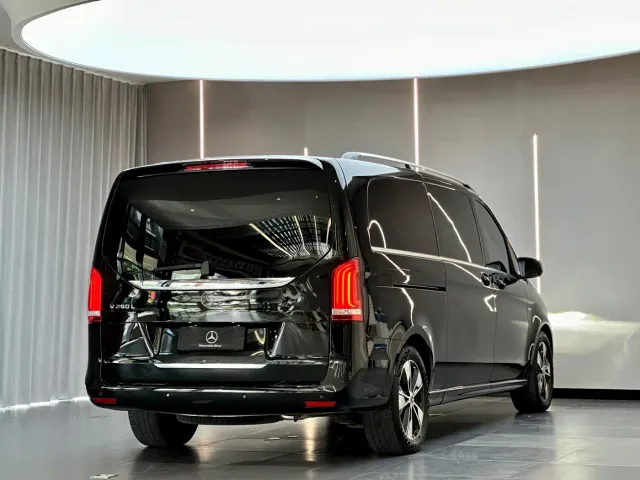 Mercedes-Benz V-Class — Фото автомобиля 10