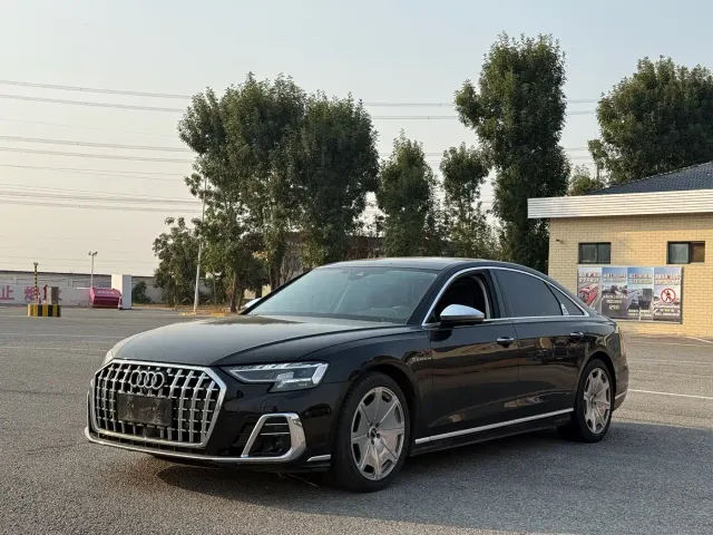 Фотография автомобиля — Audi A8
