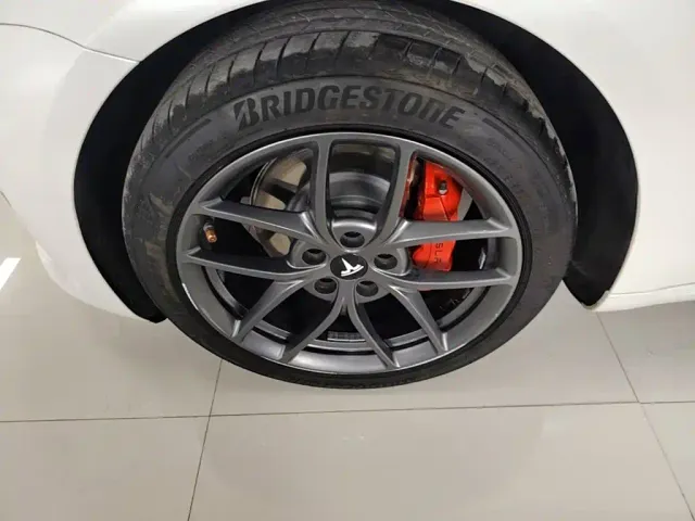 Tesla Model 3 — Фото автомобиля 22