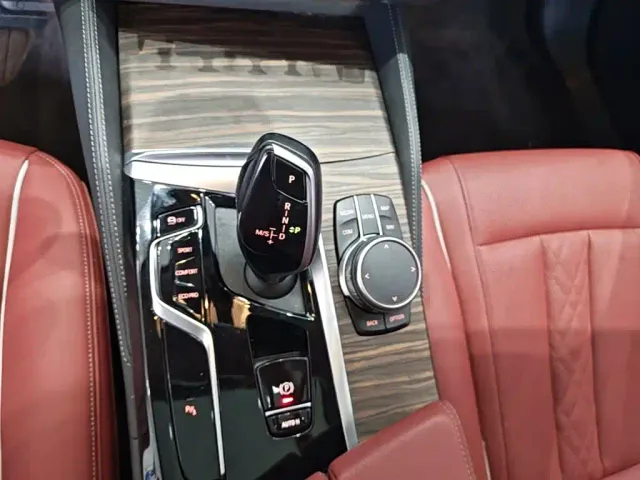 BMW 5 Series — Фото автомобиля 13