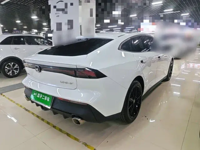 Changan UNI-V — Фото автомобиля 6