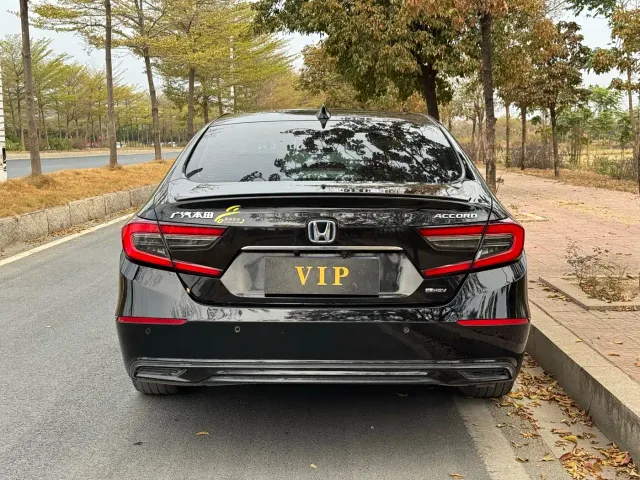 Honda Accord — Фото автомобиля 3