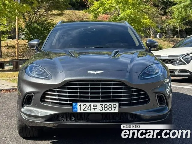 Aston Martin DBX — Фото автомобиля 2