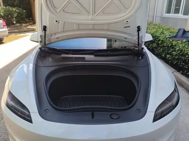 Tesla Model 3 2025 Model Year Facelift Rear-Wheel Drive — Фото автомобиля 19