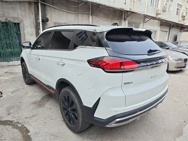 Geely Boyue — Фото автомобиля 4