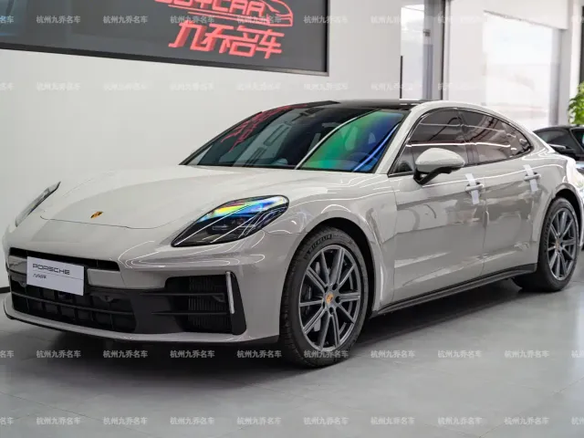 Фотография автомобиля — Porsche Panamera