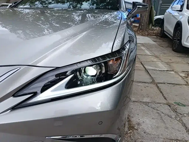 Lexus ES — Фото автомобиля 23