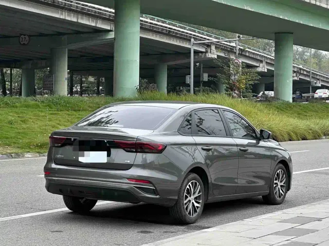 Geely Emgrand — Фото автомобиля 5