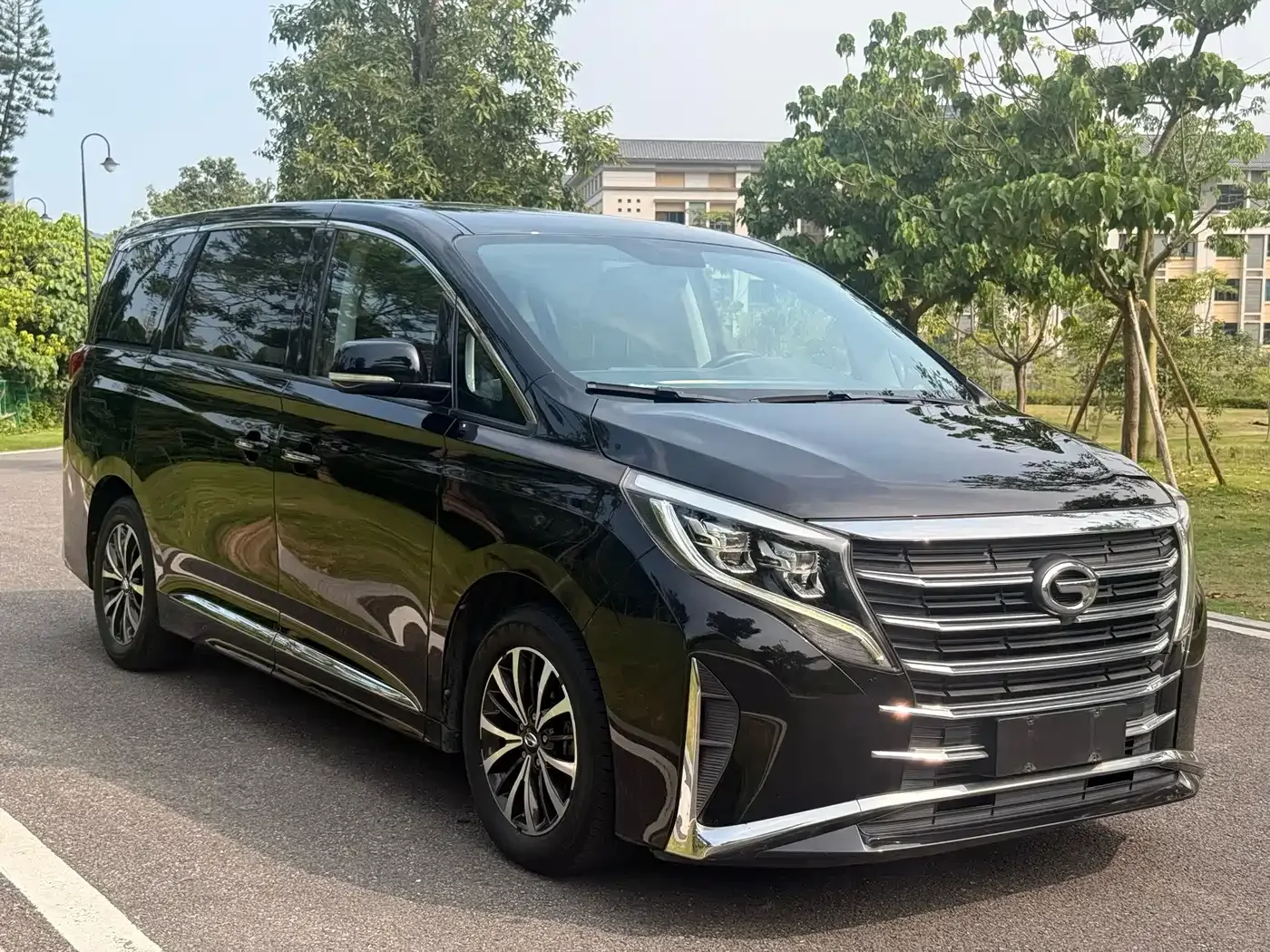 GAC Trumpchi Trumpchi M8 2023 Leading Series 390T Premium Edition — Фото автомобиля 3
