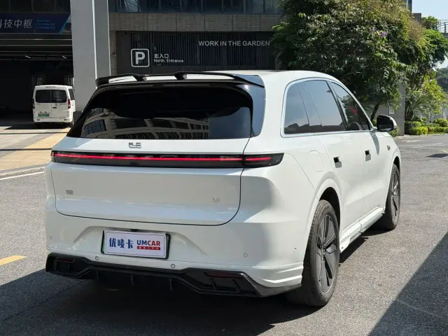 Li Auto L6 — Фото автомобиля 6