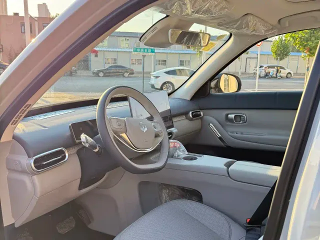 Leapmotor A10 — Фото автомобиля 6