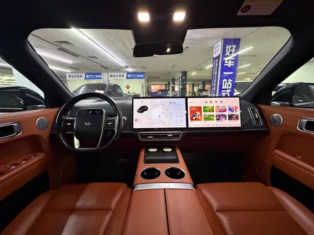 Li Auto L8 — Фото автомобиля 9