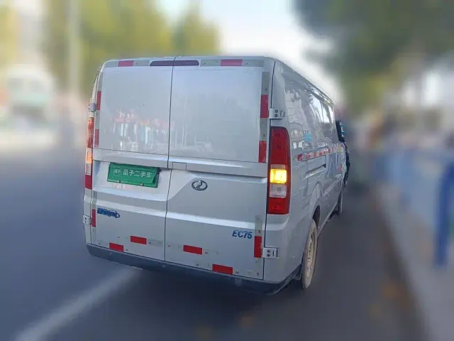 Ruichi New Energy EC75 — Фото автомобиля 4