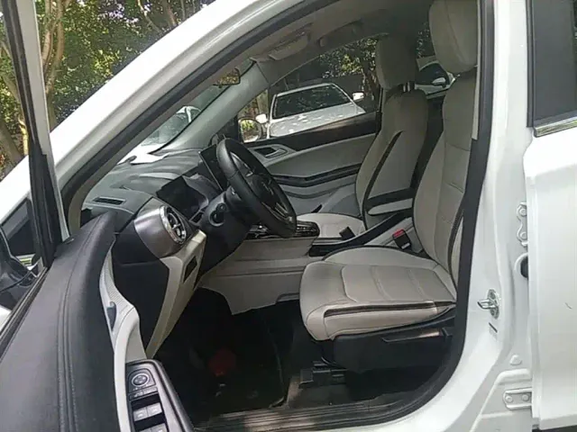 BYD Yuan Pro — Фото автомобиля 14