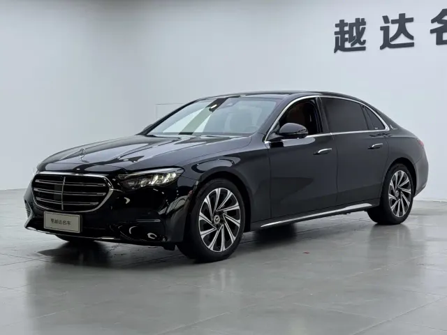 Mercedes-Benz E-Class — Фото автомобиля 4