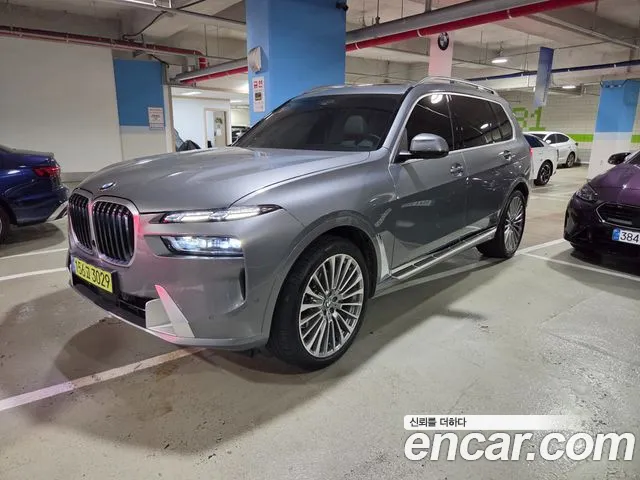 Фотография автомобиля — BMW X7 G07