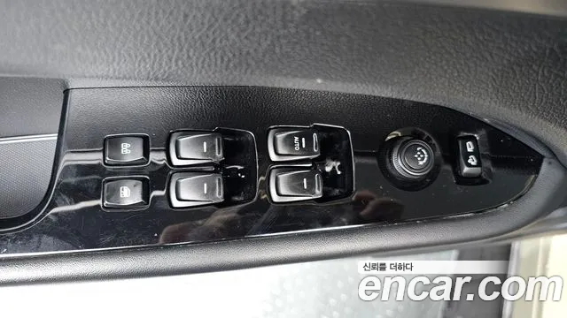 KG_Mobility_Ssangyong Rexton Новый Rexton Sport Дизель 2.2 4WD — Фото автомобиля 26