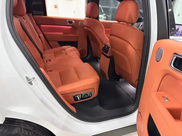Li Auto L7 — Фото автомобиля 8