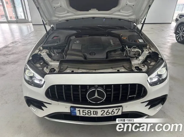 Mercedes-Benz E-Class — Фото автомобиля 6