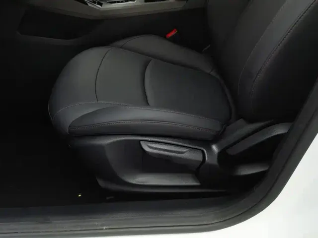 Roewe i5 — Фото автомобиля 20