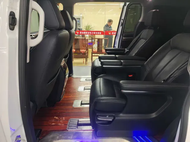 GAC Trumpchi M8 — Фото автомобиля 6
