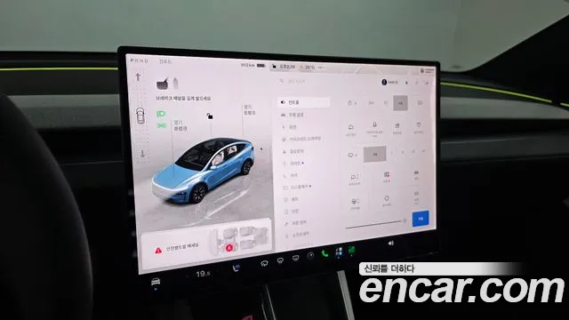 Tesla Model Y — Фото автомобиля 18