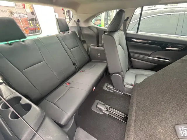 Toyota Highlander — Фото автомобиля 15