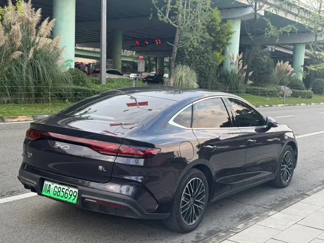 BYD Qin L — Фото автомобиля 16