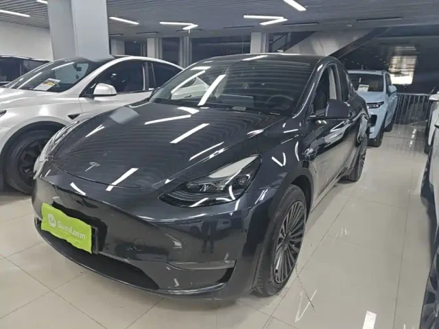 Фотография автомобиля — Tesla Model Y