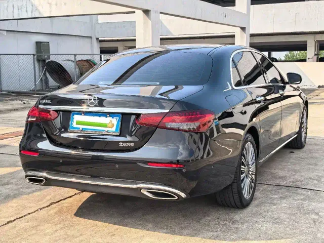 Mercedes-Benz E-Class — Фото автомобиля 8
