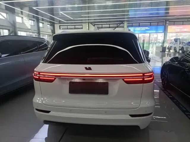 Li Auto ONE — Фото автомобиля 5