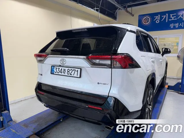 Toyota RAV4 — Фото автомобиля 4