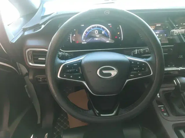 GAC Trumpchi M6 — Фото автомобиля 10