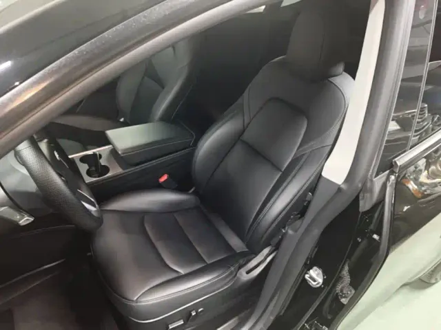 Tesla Model Y — Фото автомобиля 14