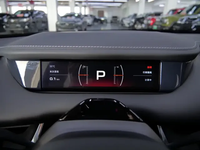 Xiaomi SU7 — Фото автомобиля 15