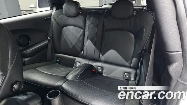 MINI Cooper Cooper Electric — Фото автомобиля 11