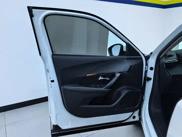 Peugeot 2008 — Фото автомобиля 7