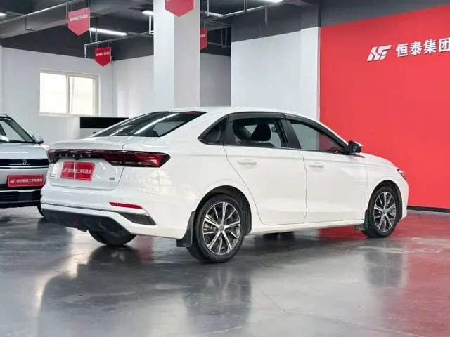 Geely Emgrand — Фото автомобиля 9