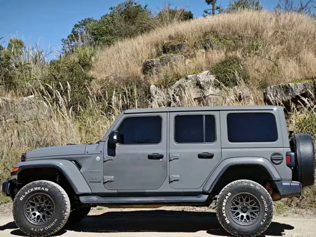 Jeep Wrangler — Фото автомобиля 3