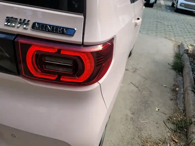 Wuling Hongguang Mini EV — Фото автомобиля 7