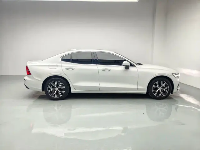 Volvo S60 — Фото автомобиля 7