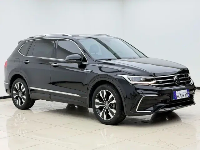 Volkswagen Tiguan L — Фото автомобиля 3