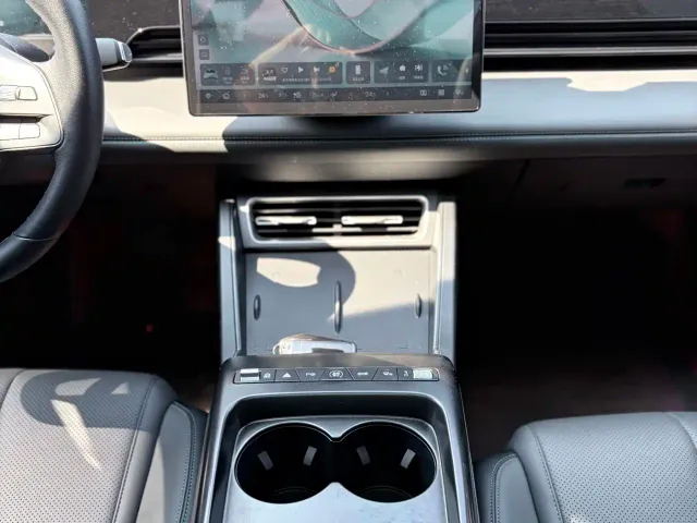 BYD Qin L — Фото автомобиля 12