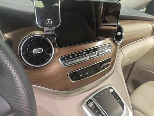Mercedes-Benz V-Class — Фото автомобиля 8