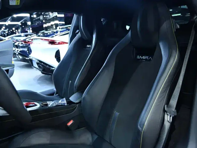 Lotus Emira — Фото автомобиля 25