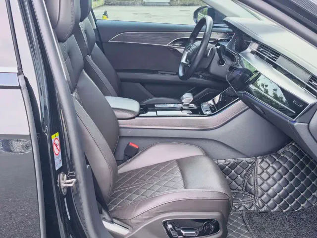 Audi Audi A8 2022 A8L 50 TFSI quattro Comfort Collector's Edition — Фото автомобиля 12