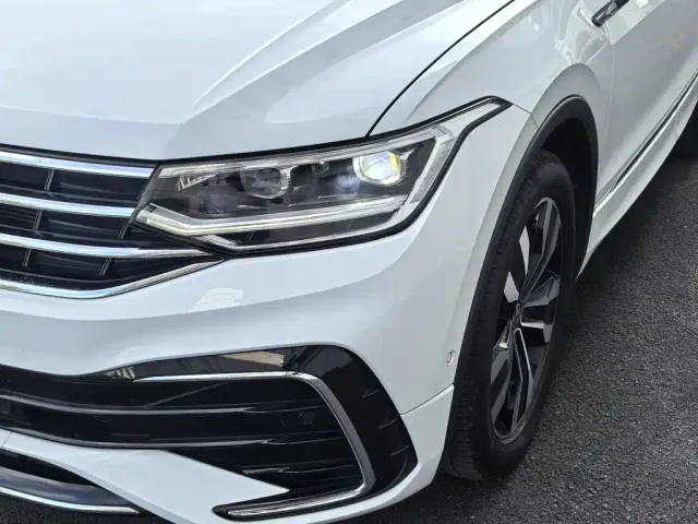 Volkswagen Tiguan L — Фото автомобиля 10