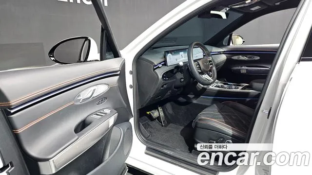 Genesis GV70 — Фото автомобиля 10