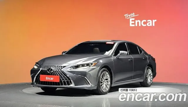 Фотография автомобиля — Lexus ES 7th Gen